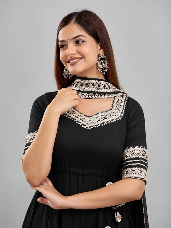 Black_Rayon_Anarkali_Kurta_Set_For_Women