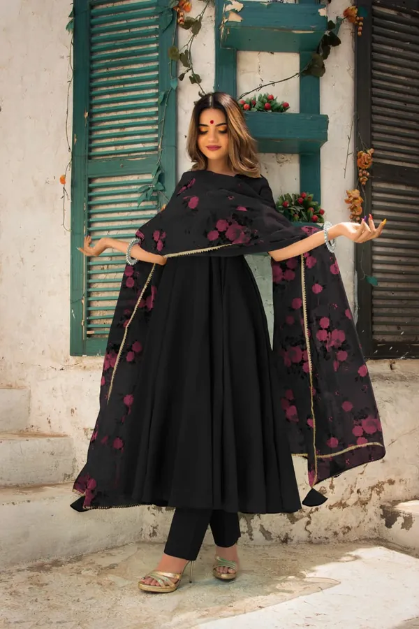 Black_Rayon_Organza_Flared_Anarkali_Dress_For_Women
