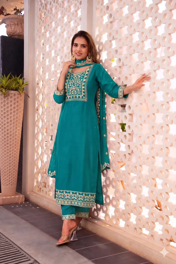 Teal_Rayon_Straight_Embroidered_Salwar_Suit_Set_For_Women