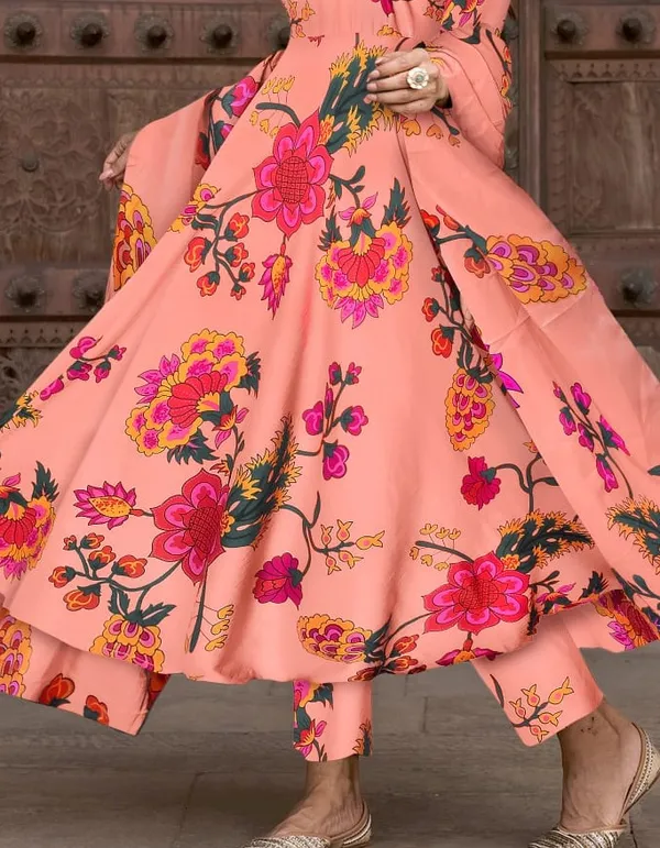 Pink_Georgette_Floral_Kurta_Set_For_Women