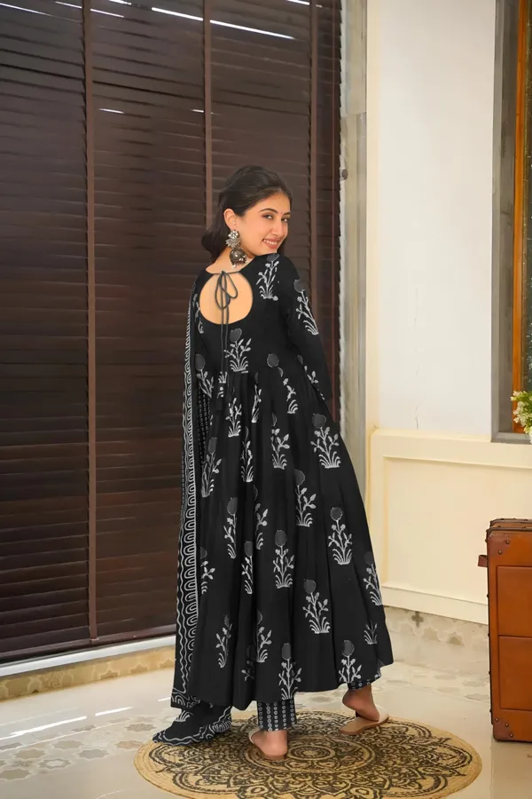 Black_Rayon_Anarkali_Kurta_Set_For_Women