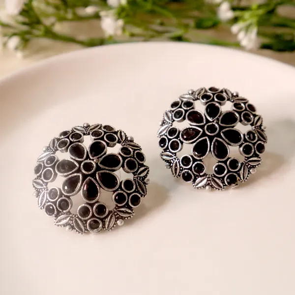 Noori_Studs_Black