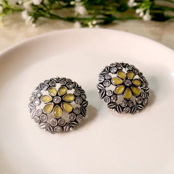 Noori_Studs_Yellow