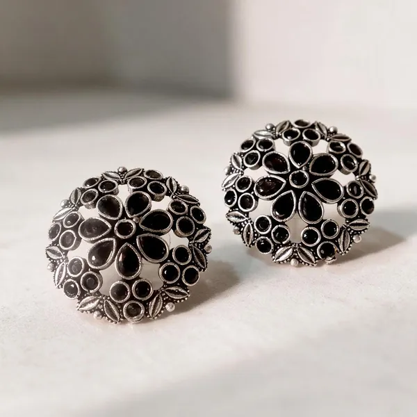Noori_Studs_Black