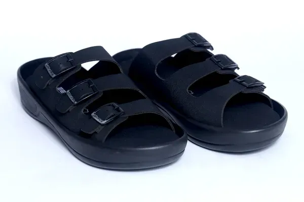 Lee_Grain_Black_Latest_Synthetic_Casual_Slippers_For_Men