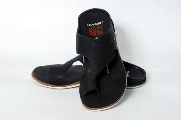 Lee_Grain_Black_Synthetic_Casual_Slippers_For_Men
