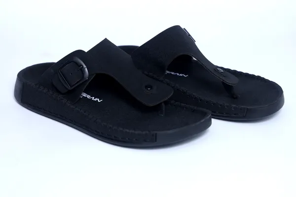 Lee_Grain_Black_Latest_Synthetic_Casual_Slippers_For_Men