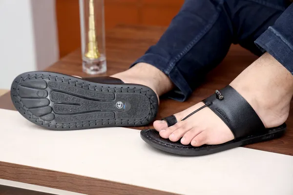 Lee_Grain_Black_Latest___Casual_Toe_Loop_Sandals_For_Men