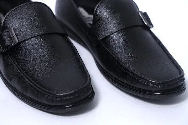 Lee_Grain_Black_Latest___Buckle_Strap_Textured_Loafers_For_Men
