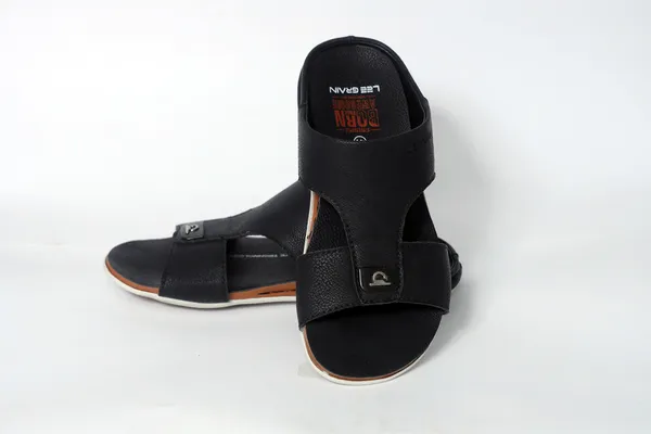 Lee_Grain_Black_Latest_Synthetic_Casual_Slippers_For_Men