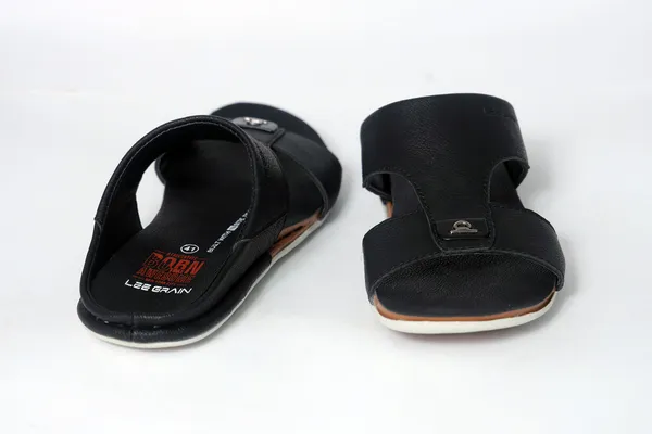 Lee_Grain_Black_Latest_Synthetic_Casual_Slippers_For_Men