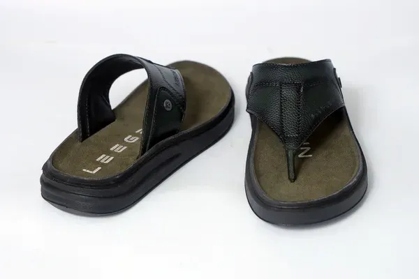 Lee_Grain_Black_And_Green_Latest_Synthetic_Casual_Slippers_For_Men