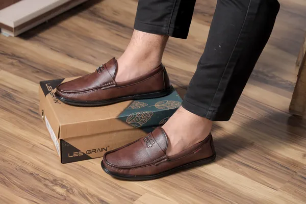 Lee_Grain_Brown_Latest___Slip-On_Moc-Toe_Loafers_For_Men