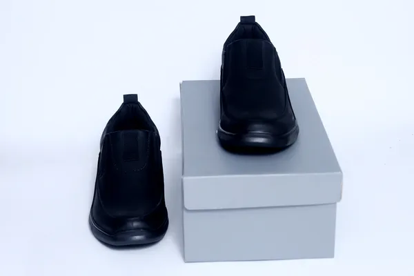 Leegrain_Black_casual_shoes_for_mens