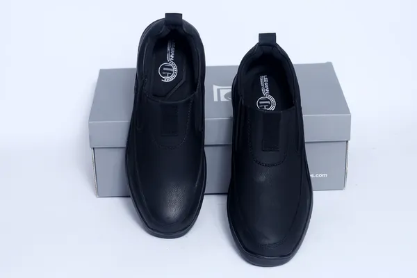 Leegrain_Black_casual_shoes_for_mens