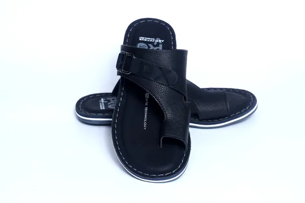 Leegrain_Black_slipper_for_mens_