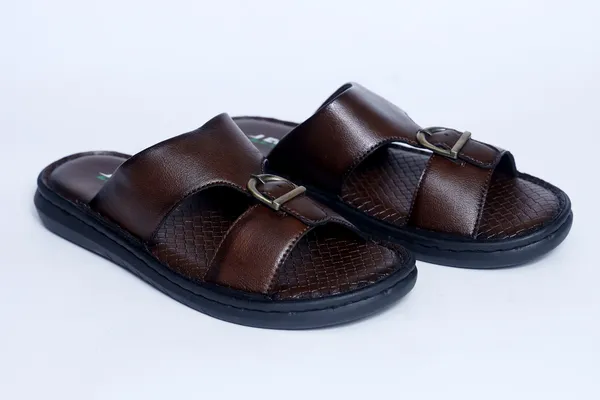 Leegrain_Brown_slipper_for_mens_
