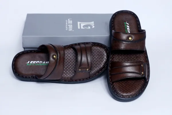 Leegrain_Latest_brown_casual_slipper_for_mens_