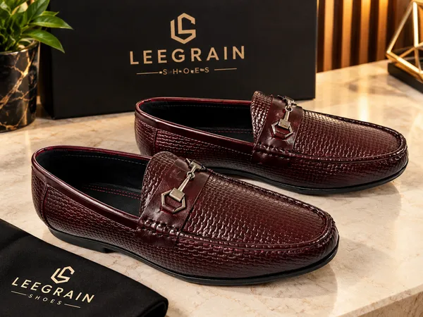 Leegrain_Men’s_Premium_Burgundy_Woven-Texture_Metal-Detail_Loafers.