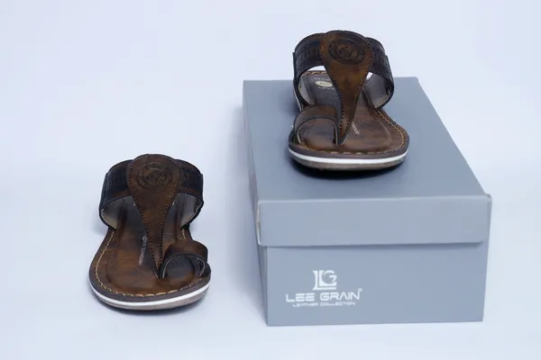 Leegrain_brown_slipper_for_mens_