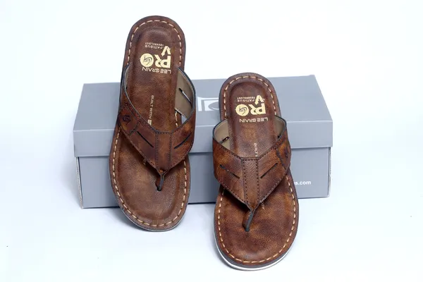 Leegrain_brown_slipper_for_mens_