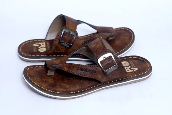 Leegrain_brown_slipper_for_mens_