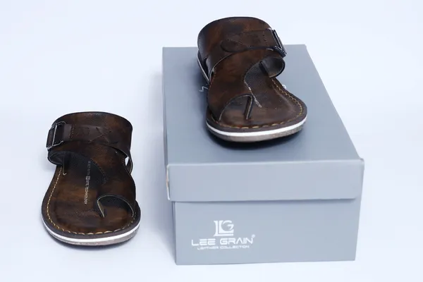 Leegrain_brown_slipper_for_mens_