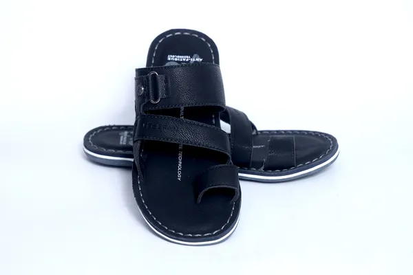 Leegrain_latest_black_slipper_for_mens_