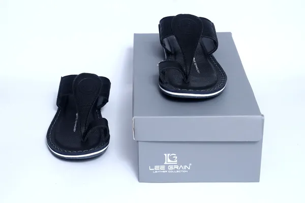 Leegrain_latest_black_slipper_for_mens_
