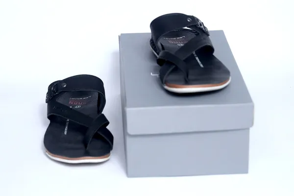 Leegrain_latest_black_slipper_for_mens_