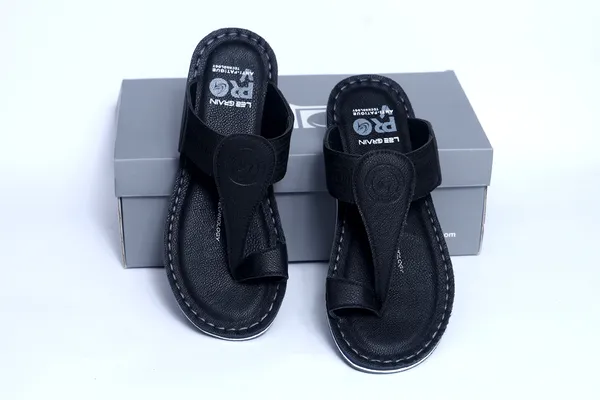 Leegrain_latest_black_slipper_for_mens_