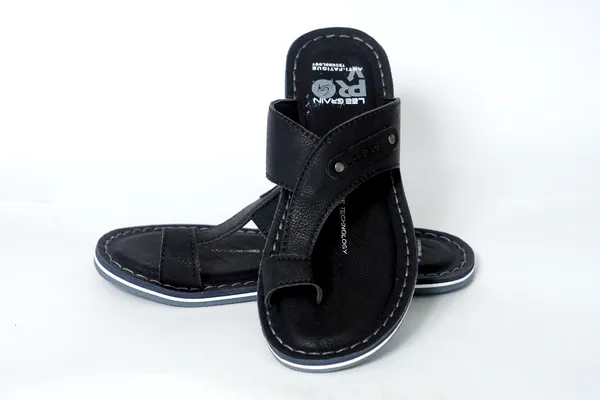 Lee_Grain_Black_Latest_Synthetic_Casual_Slippers_For_Men