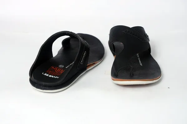 Lee_Grain_Black_Synthetic_Casual_Slippers_For_Men