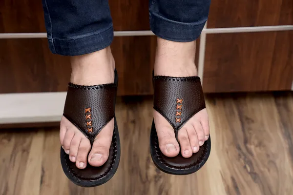 Lee_Grain_Brown_Latest___Woven_Open-Toe_Slip-On_Slippers_For_Men