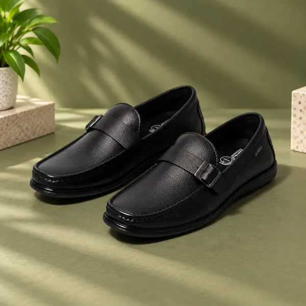 Lee_Grain_Black_Latest___Buckle_Strap_Textured_Loafers_For_Men