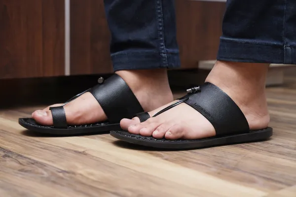 Lee_Grain_Black_Latest___Casual_Toe_Loop_Sandals_For_Men