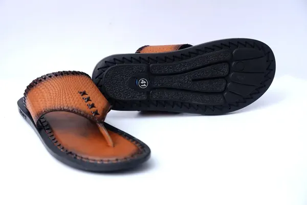 Lee_Grain_Tan_V_Shape_Latest_Slipper_For_Men