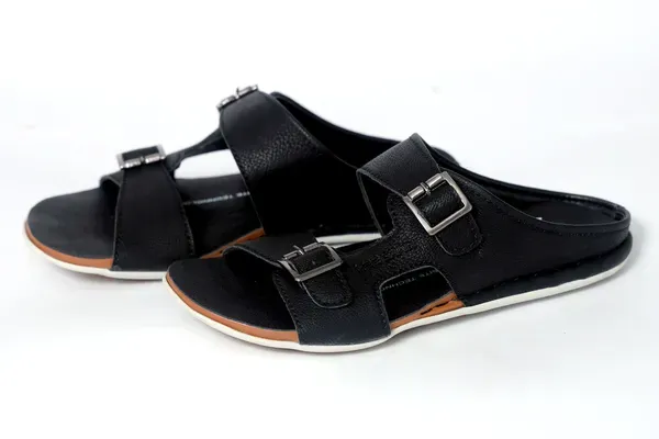 Lee_Grain_Black_Latest_Synthetic_Casual_Slippers_For_Men