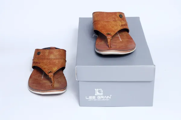 leegrain_latest_tan_clor_slipper_for_mens_