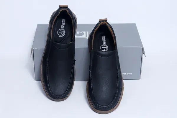Leegrain_Latest_Black_Leather_Mukesan_Shoes_For_Mens