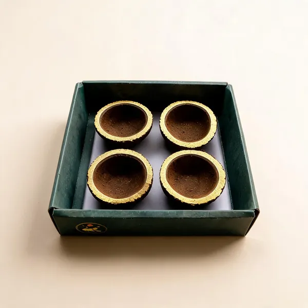 Kumudani_Panchgavya_Diya_/_Gobbar_Diya_/_Cow_Dung_Diya-_Pack_Of_4
