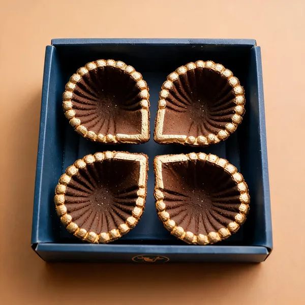 Surajmukhi_Panchgavya_Diya_/_Gobbar_Diya_/_Cow_Dung_Diya_-_Pack_Of_4