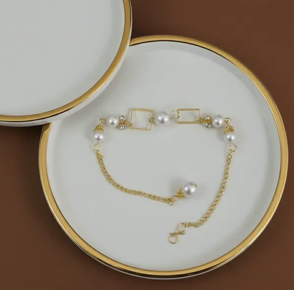 Gold_Tone_Artificial_Pearl_Chain_Bracelet_For_Women