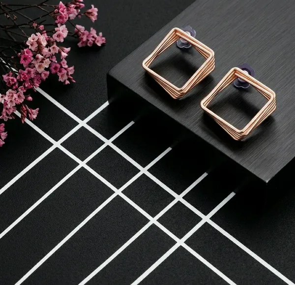 Rose_Gold_Geometric_Square_Wire_Drop_Earrings_For_Women