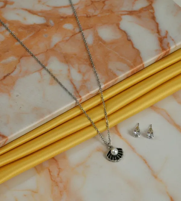 Silver_Shell_Pearl_Pendant_Jewellery_Set_For_Women