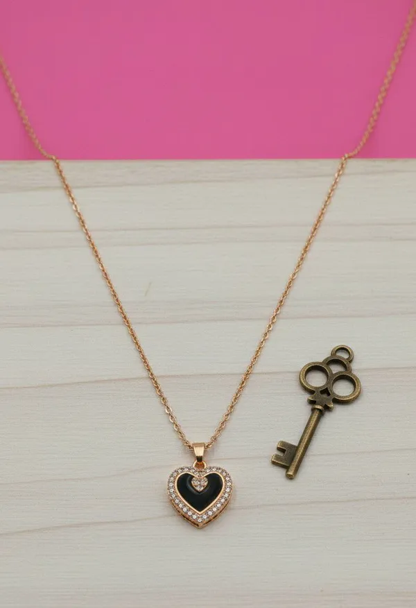 Gold_Tone_Black_Heart_Stone_Pendant_Necklace_For_Women