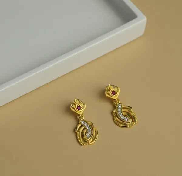 Gold_Tone_Red_Stone_Square_Drop_Earrings_For_Women