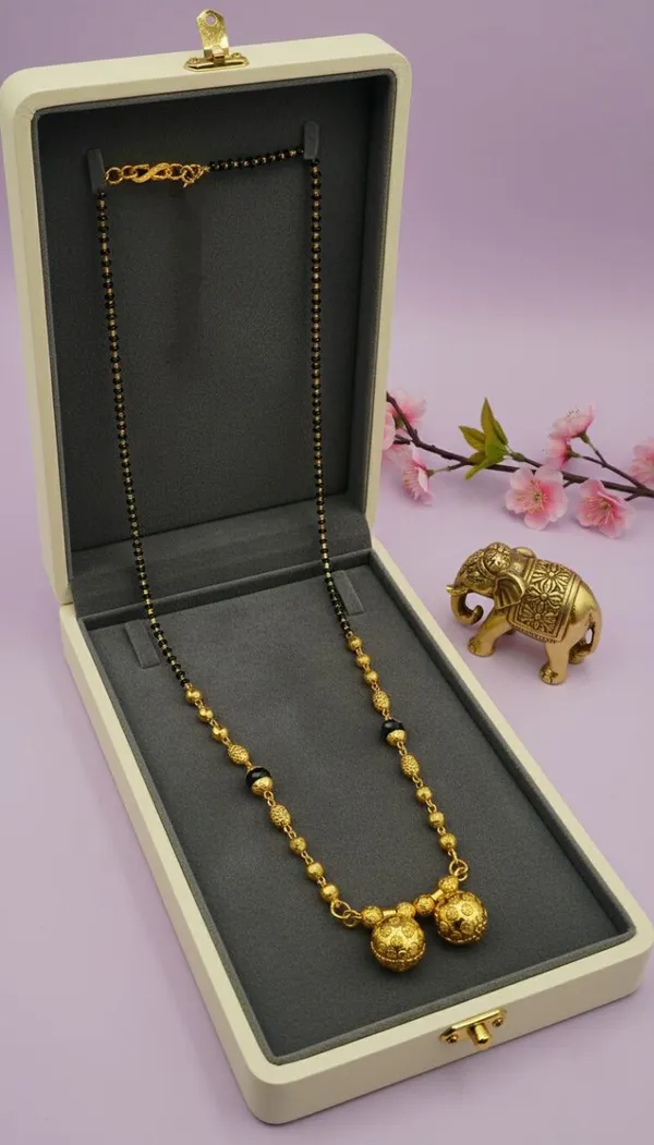 Black_Beaded_Gold_Tone_Traditional_Mangalsutra_For_Women