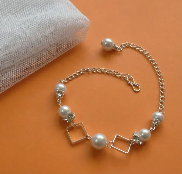 Silver_Tone_Pearl_Link_Chain_Bracelet_For_Women