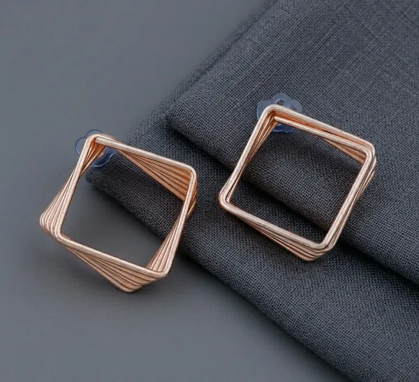 Rose_Gold_Geometric_Square_Wire_Drop_Earrings_For_Women